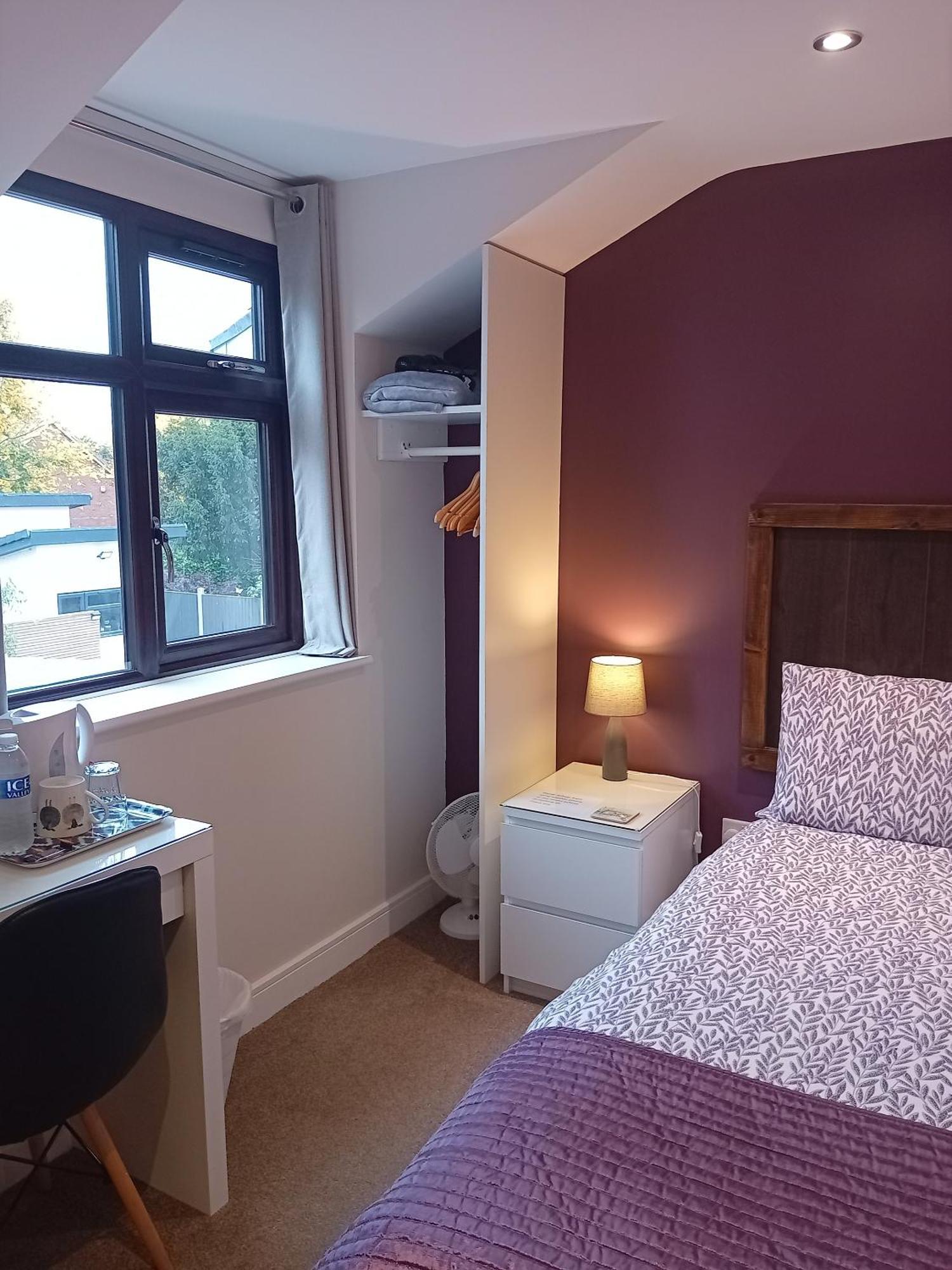 Middle House Bed & Breakfast Coventry Bagian luar foto