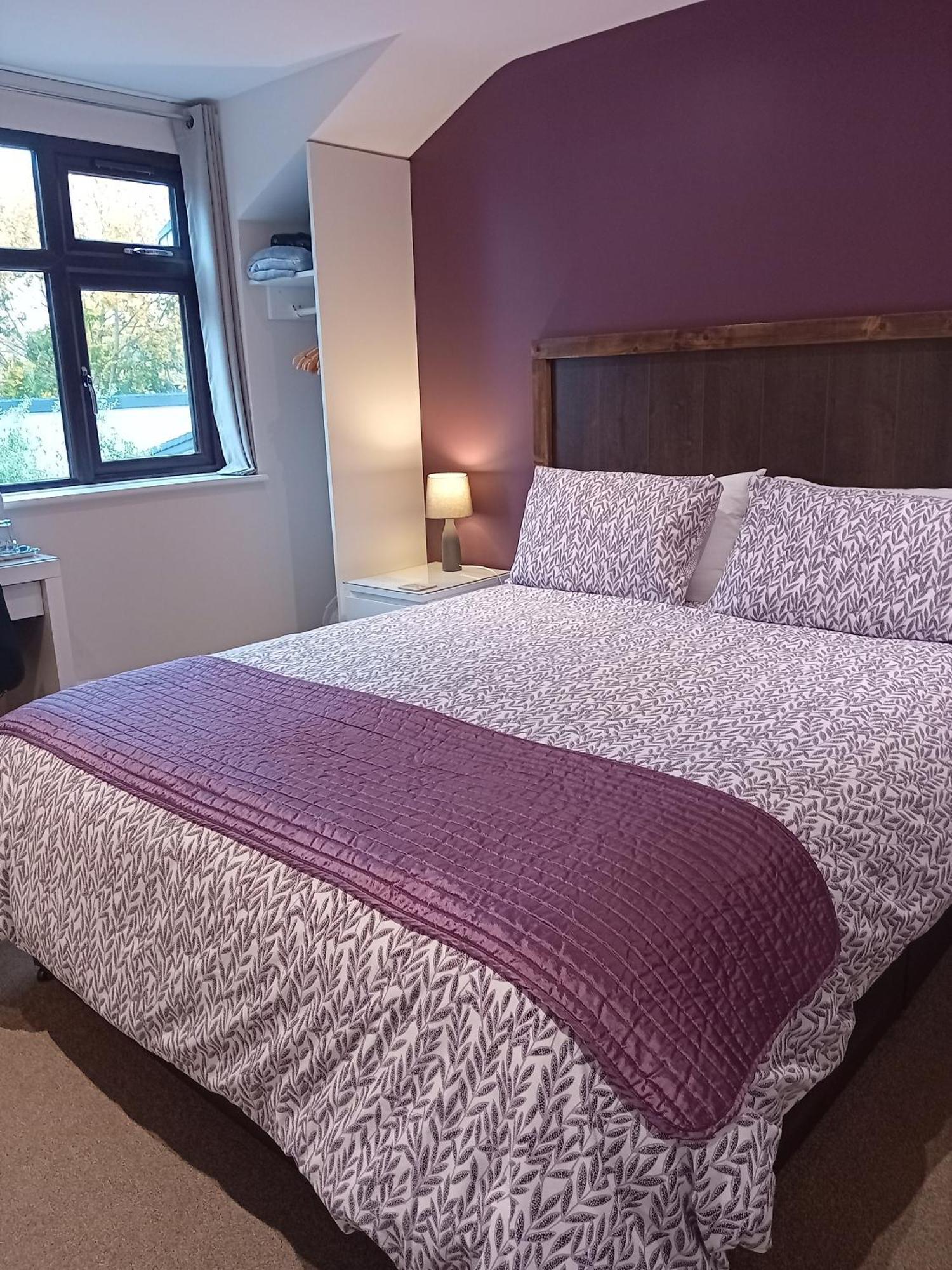 Middle House Bed & Breakfast Coventry Bagian luar foto