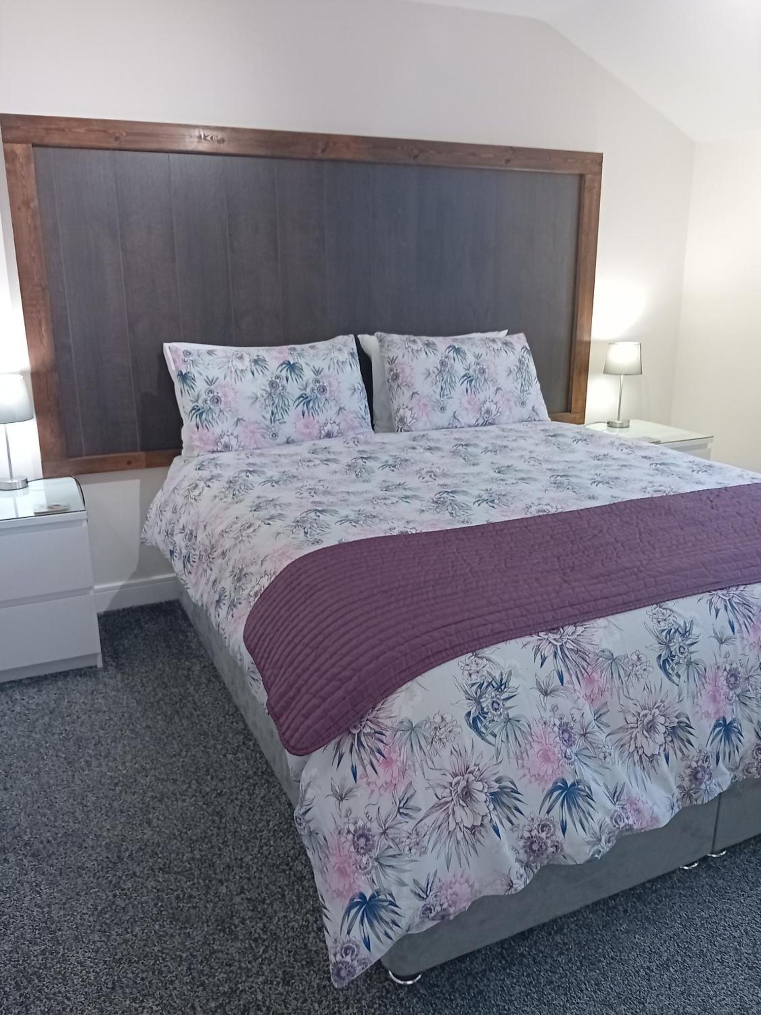 Middle House Bed & Breakfast Coventry Bagian luar foto